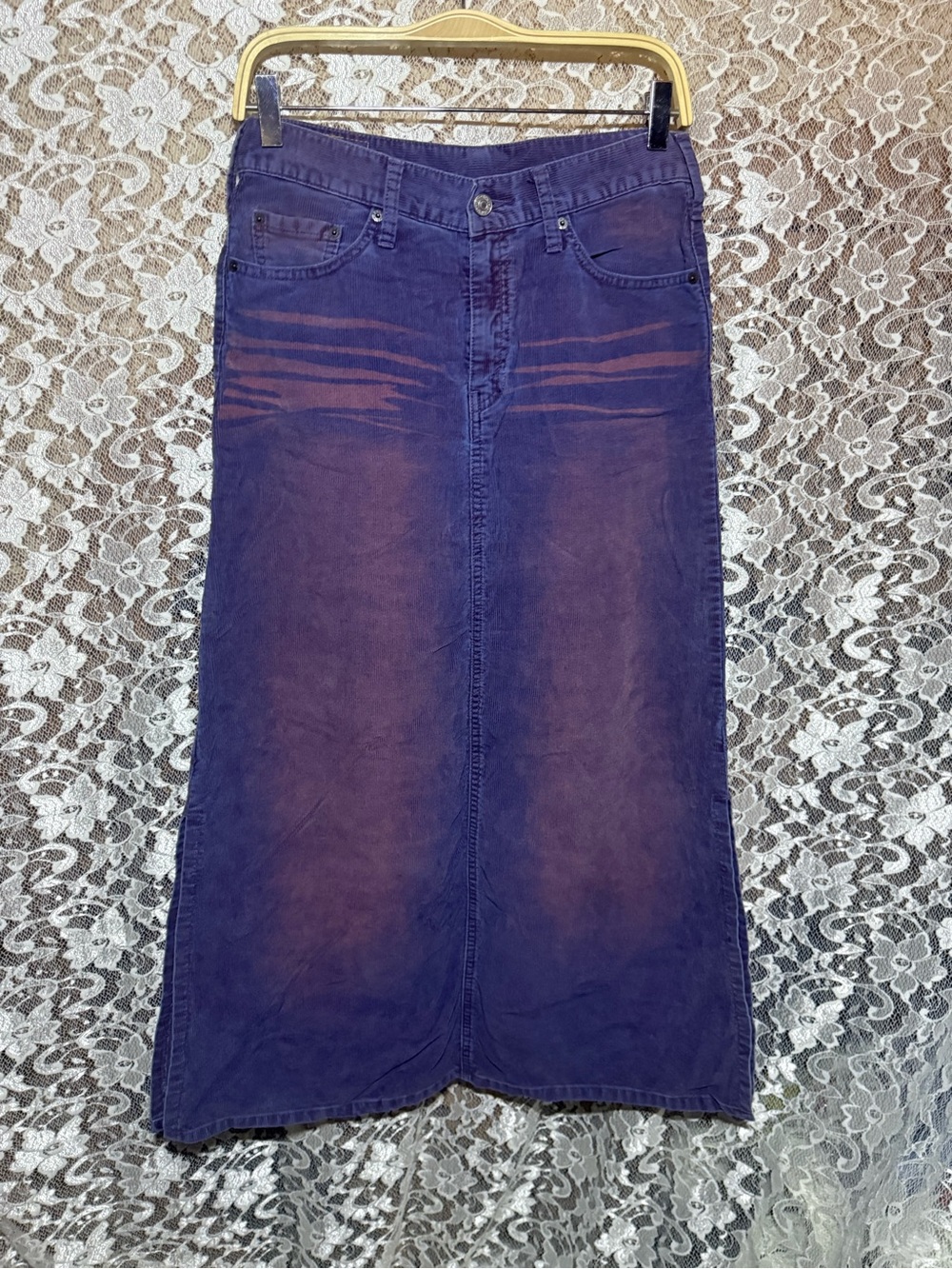 Levi's Purple pink corduroy Skirt with Faded Highlights junior small / womens XS